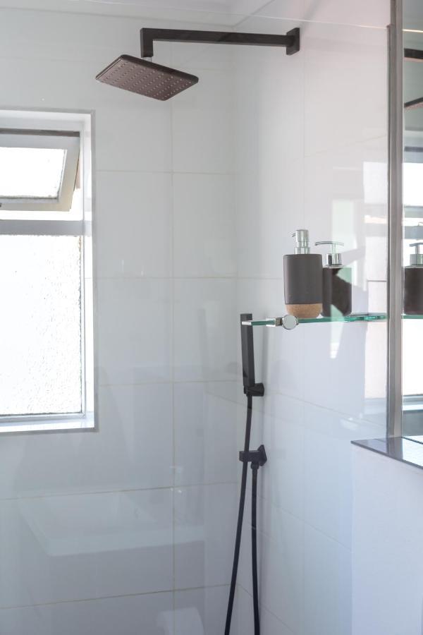 Cosy And Classy Sea Point Apartment كيب تاون المظهر الخارجي الصورة