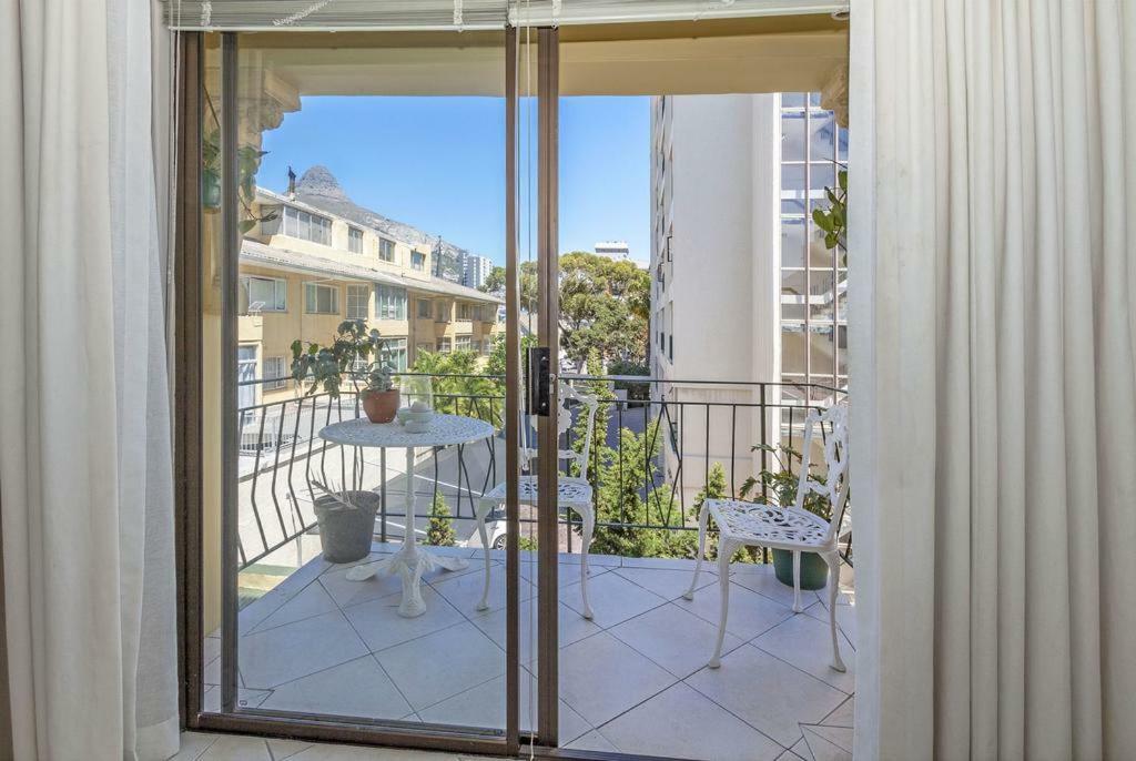 Cosy And Classy Sea Point Apartment كيب تاون المظهر الخارجي الصورة